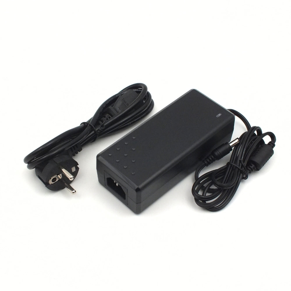 24V Steckernetzteil mit DC-Buchse 2,1x5,5mm