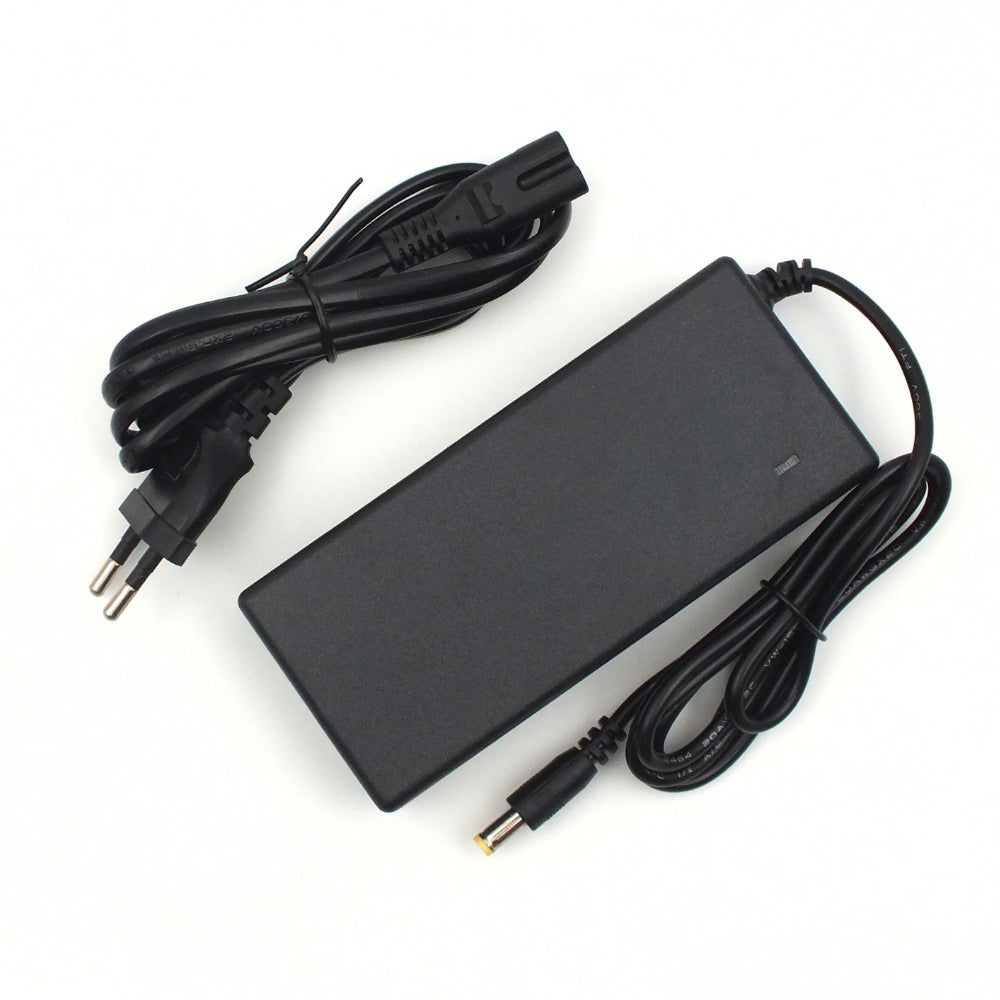 24V Steckernetzteil mit DC-Buchse 2,1x5,5mm